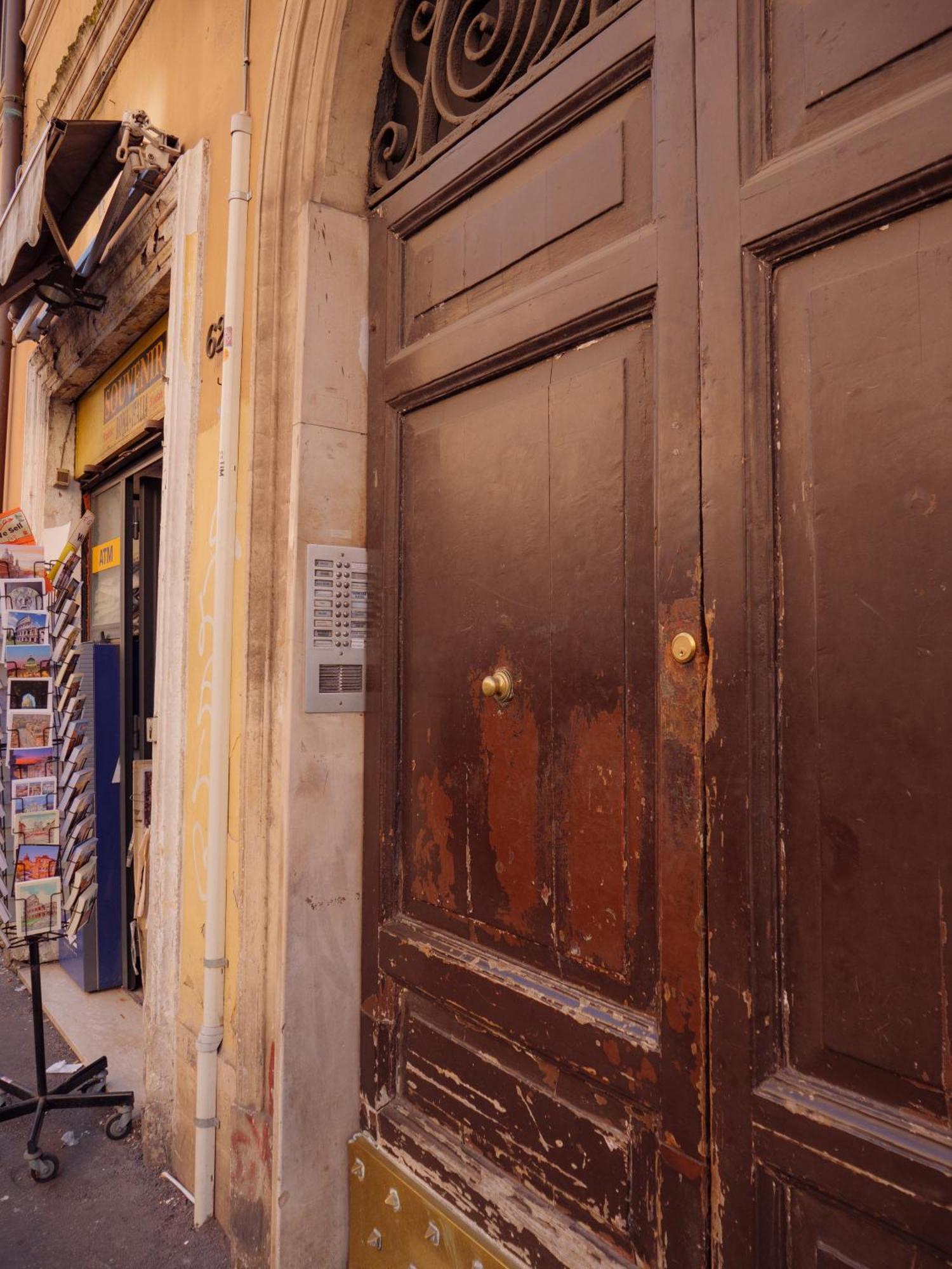 Colosseo Guest House Rome Bagian luar foto
