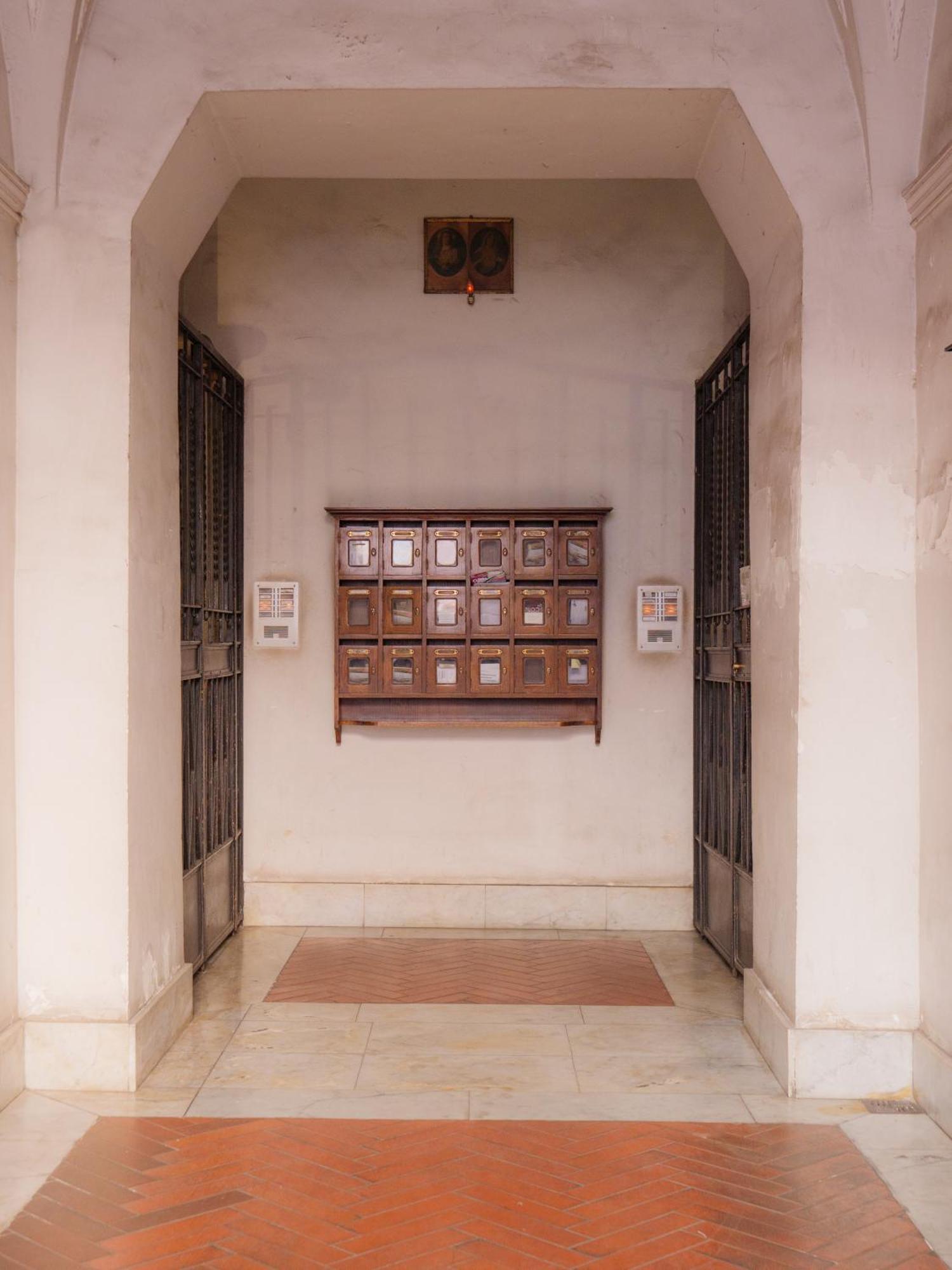 Colosseo Guest House Rome Bagian luar foto