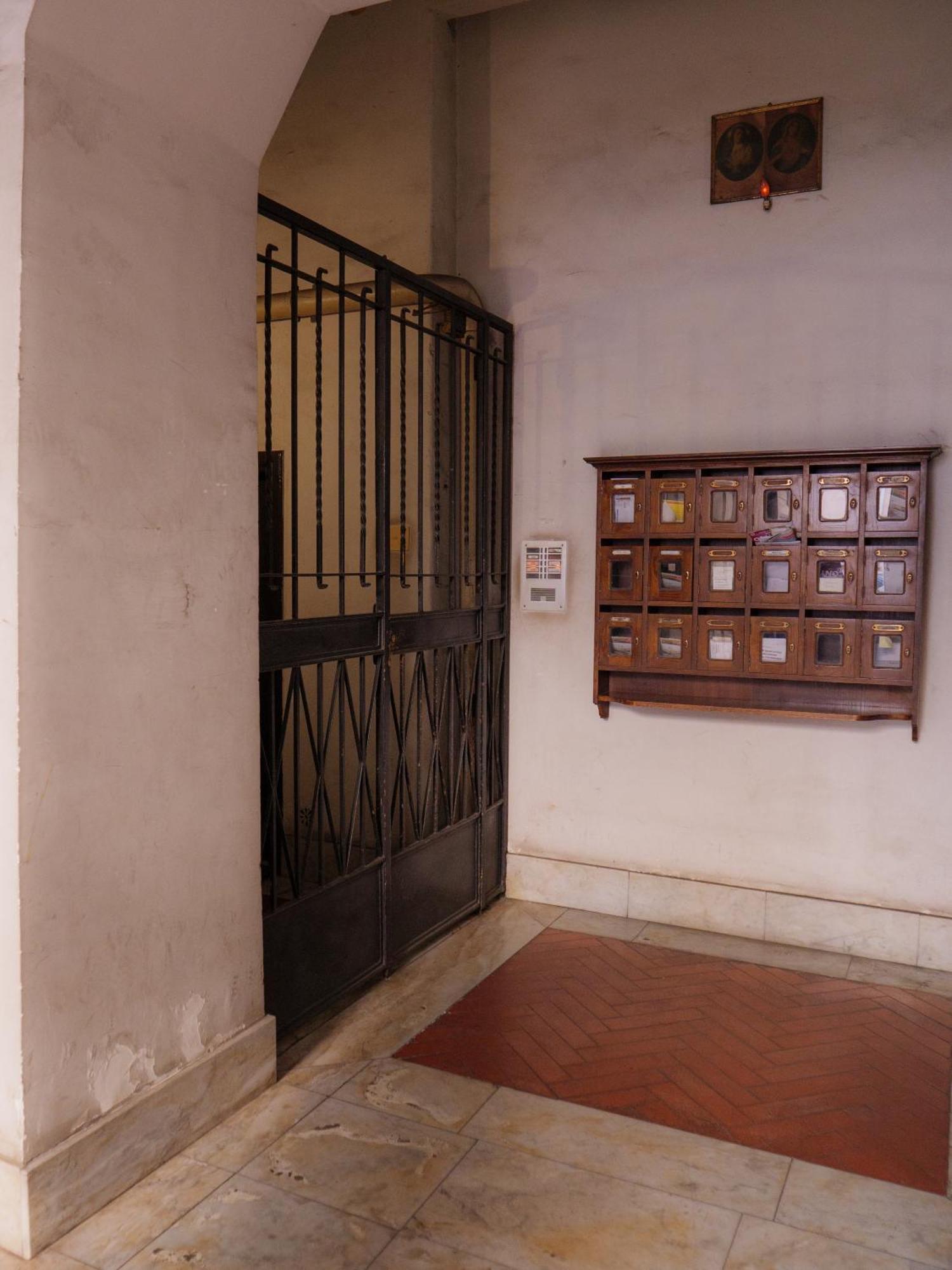 Colosseo Guest House Rome Bagian luar foto