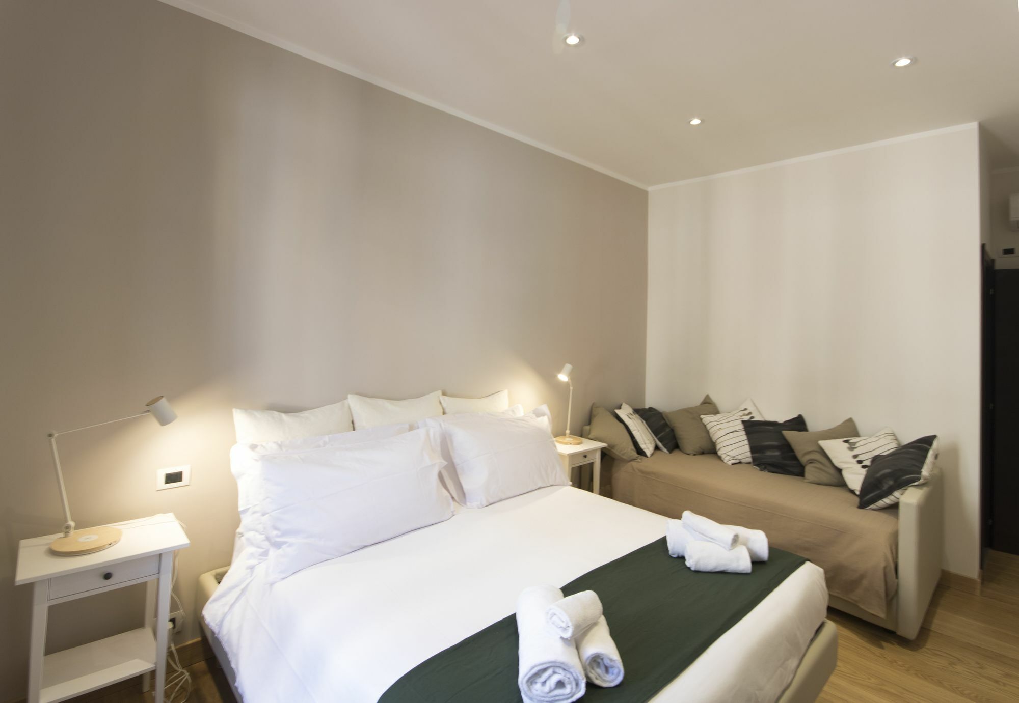 Colosseo Guest House Rome Bagian luar foto