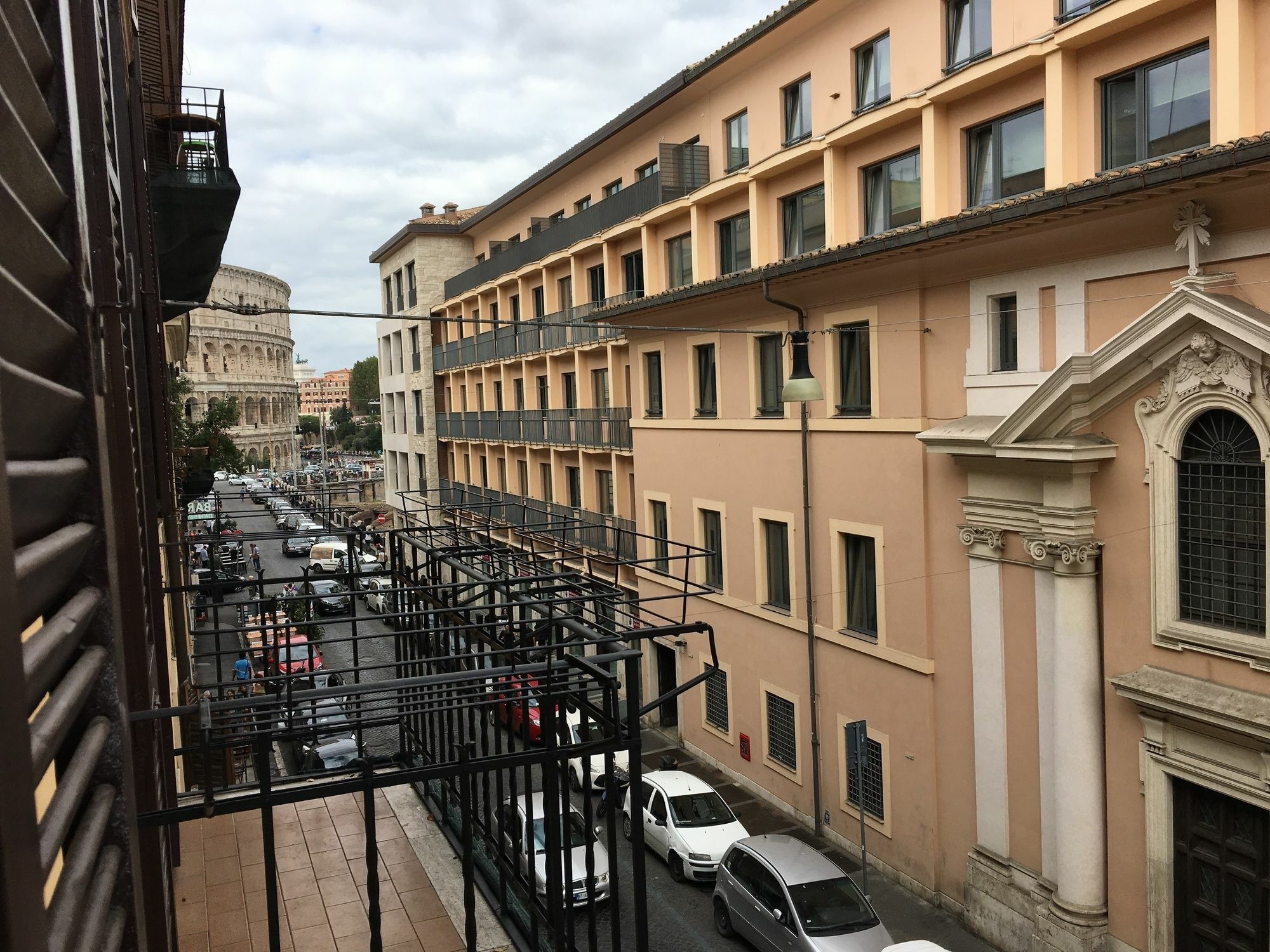 Colosseo Guest House Rome Bagian luar foto