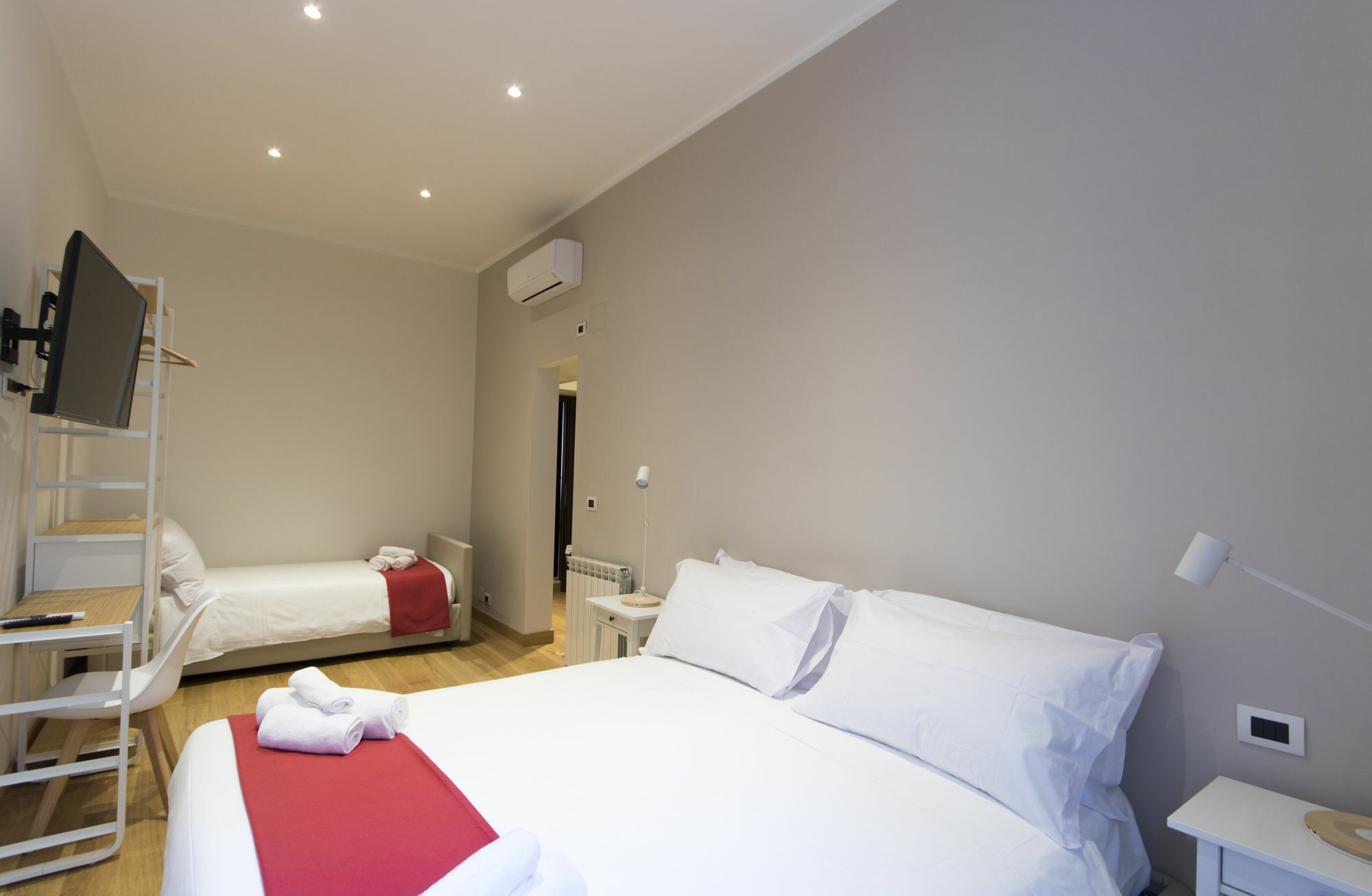 Colosseo Guest House Rome Bagian luar foto
