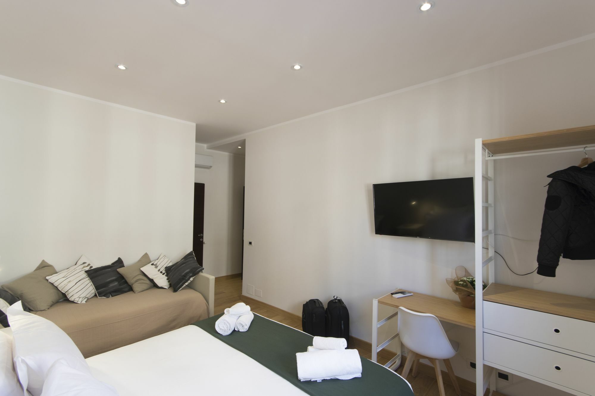 Colosseo Guest House Rome Bagian luar foto